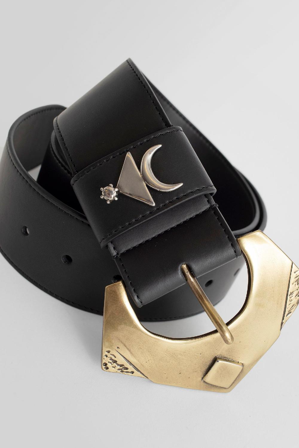 Antonioli IN AN WOMAN BLACK BELTS