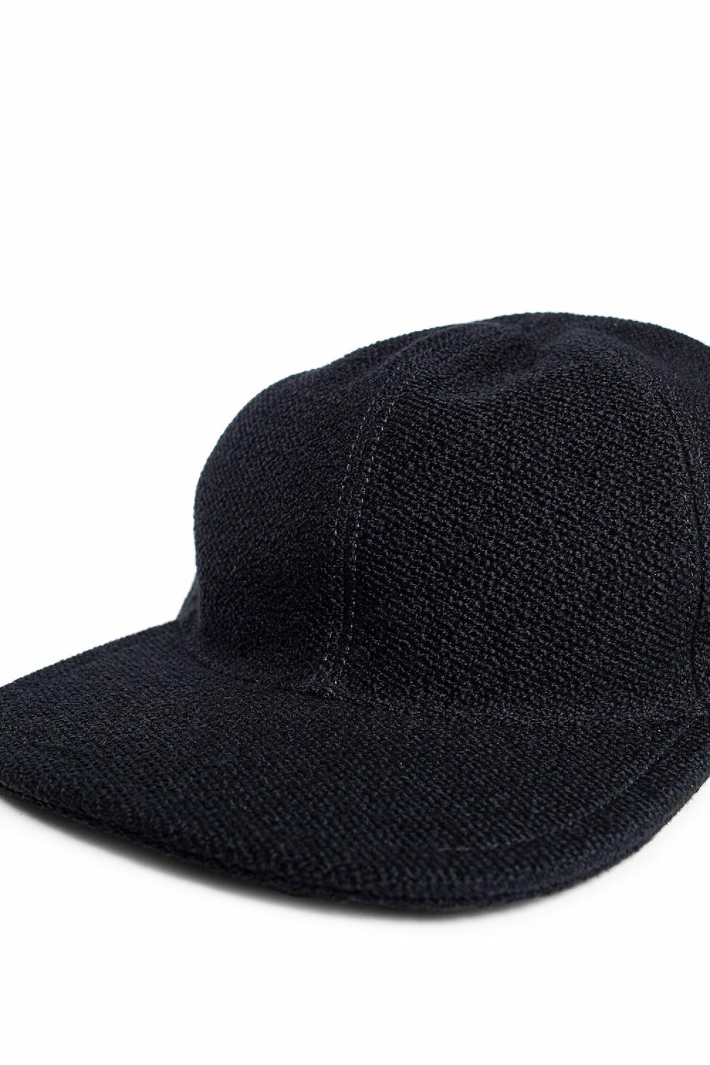 Antonioli KVADRAT/ RAF SIMONS UNISEX BLACK HATS