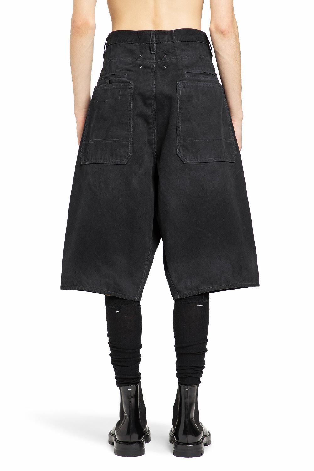 Antonioli MAISON MARGIELA MAN BLACK SHORTS & SKIRTS