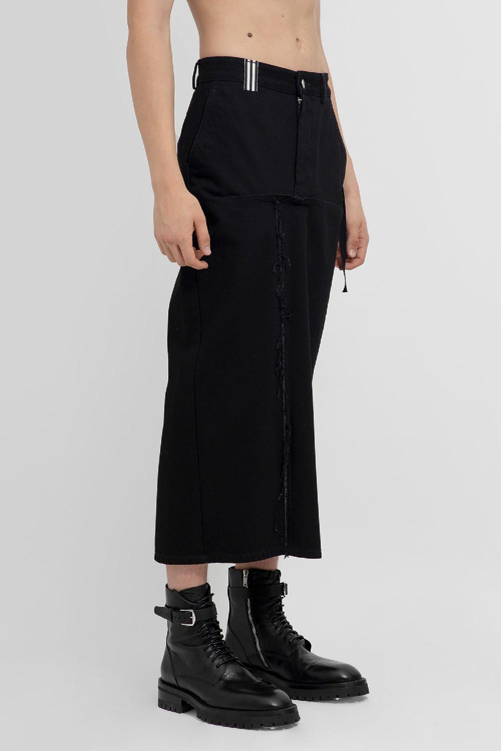 Antonioli MARINA YEE MAN BLACK SHORTS & SKIRTS