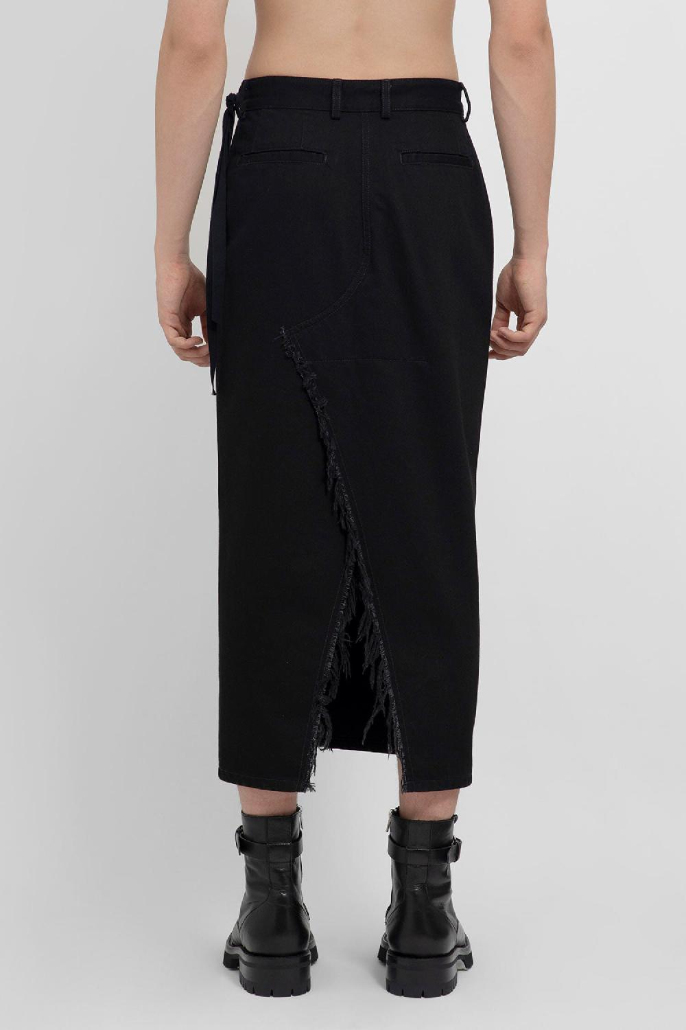 Antonioli MARINA YEE MAN BLACK SHORTS & SKIRTS