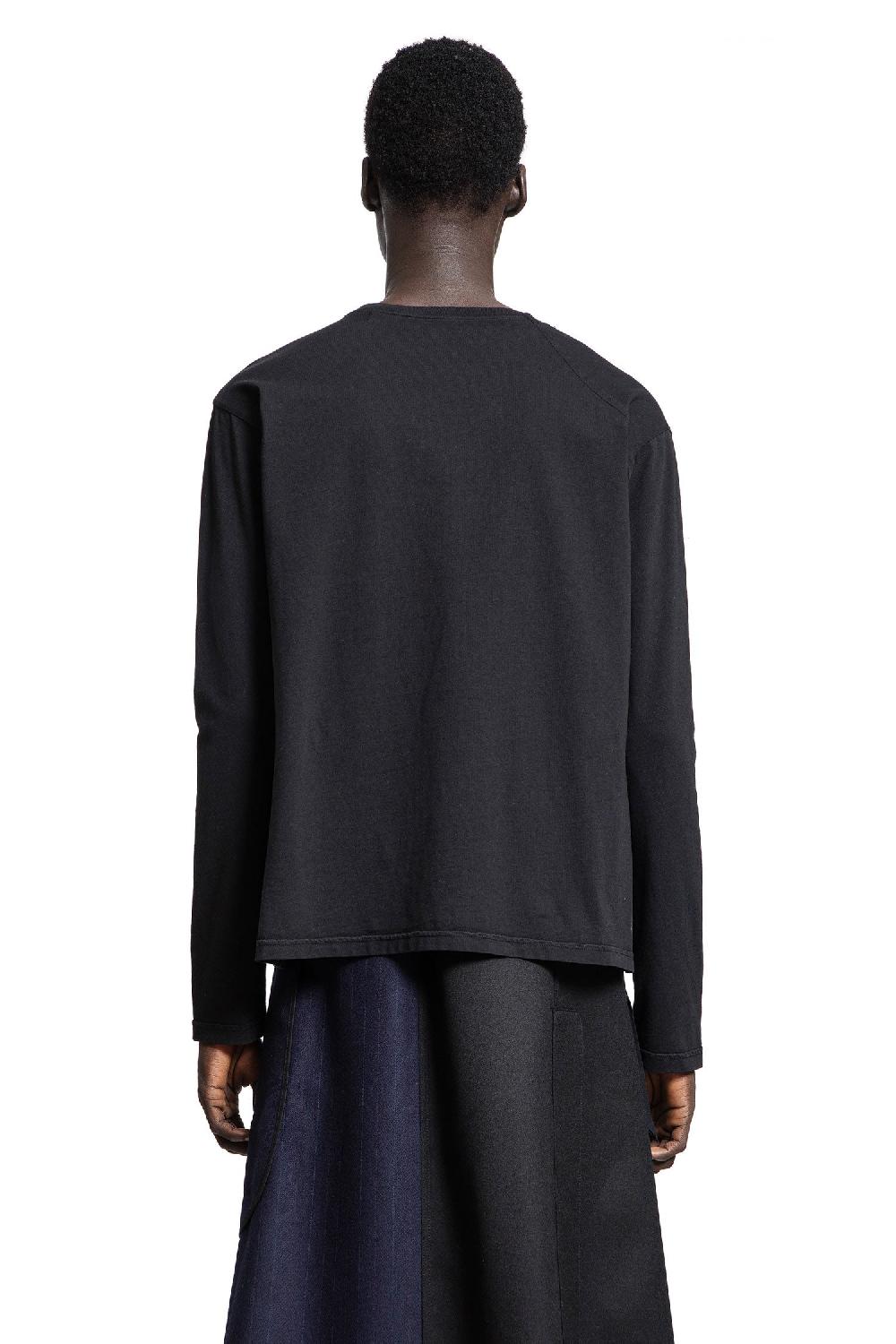 Antonioli MARINA YEE MAN BLACK T-SHIRTS & TANK TOPS