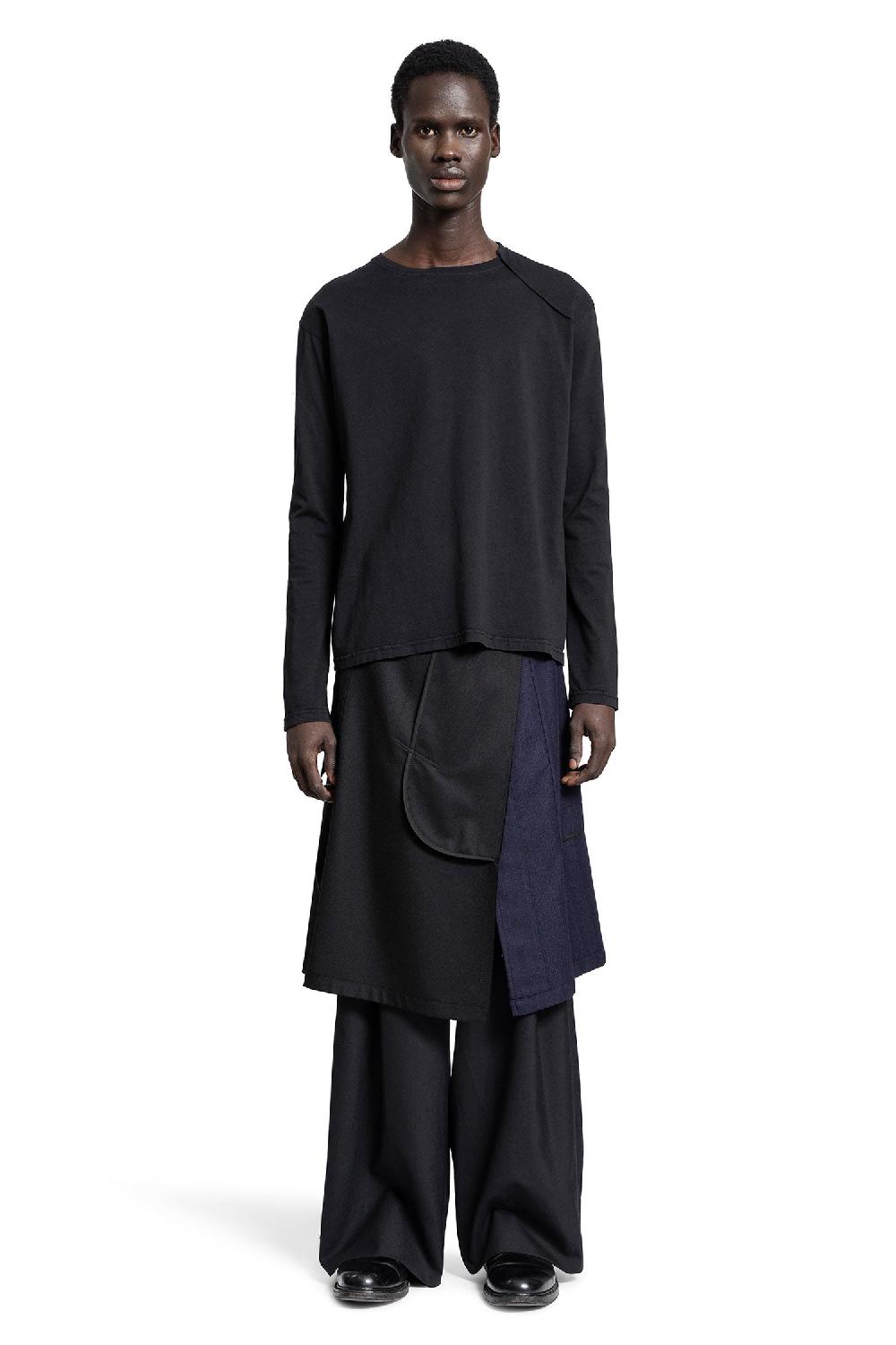 Antonioli MARINA YEE MAN BLACK T-SHIRTS & TANK TOPS