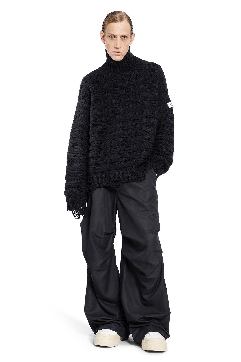 Antonioli MM6 MAISON MARGIELA MAN BLACK KNITWEAR