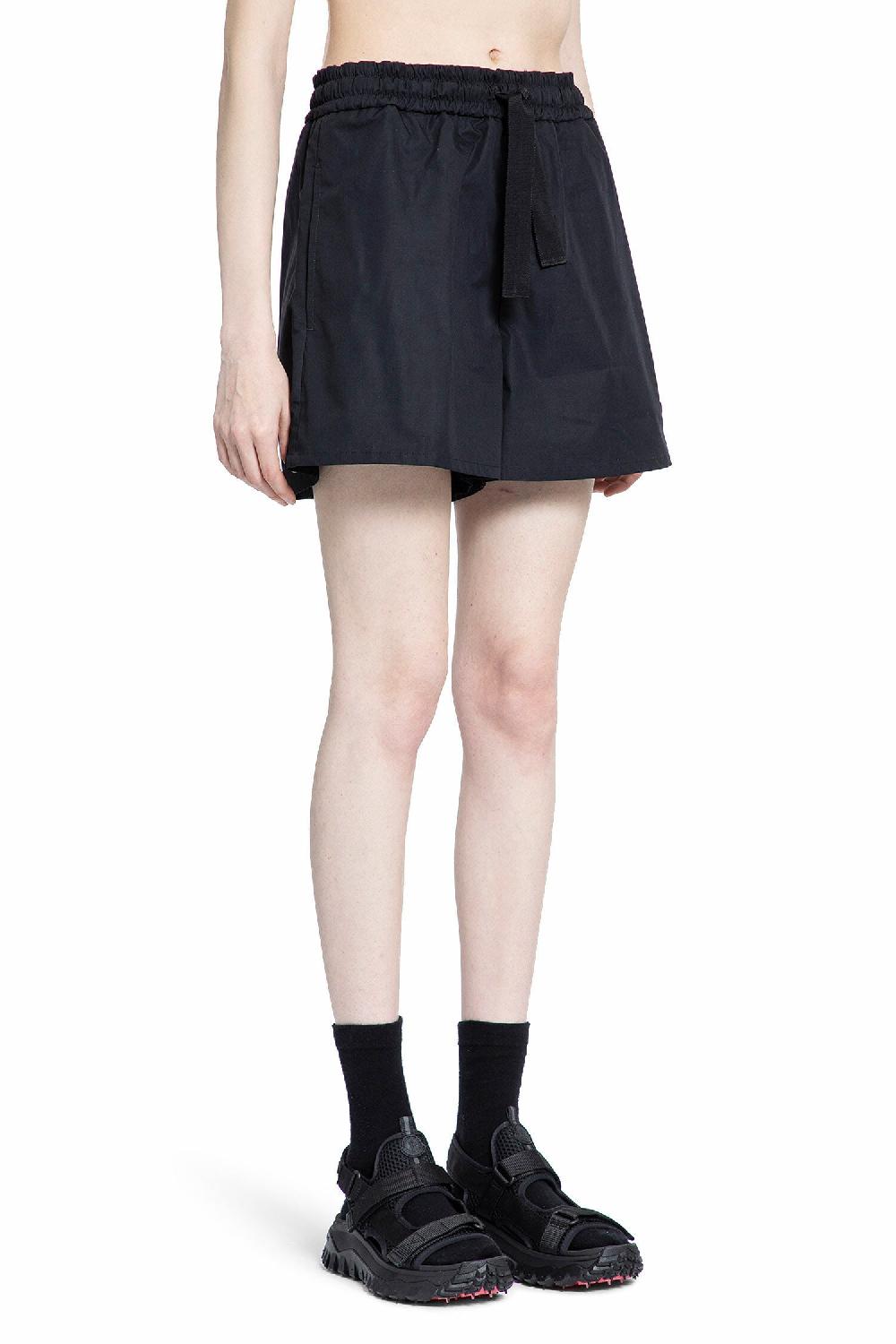 Antonioli MONCLER WOMAN BLACK SHORTS