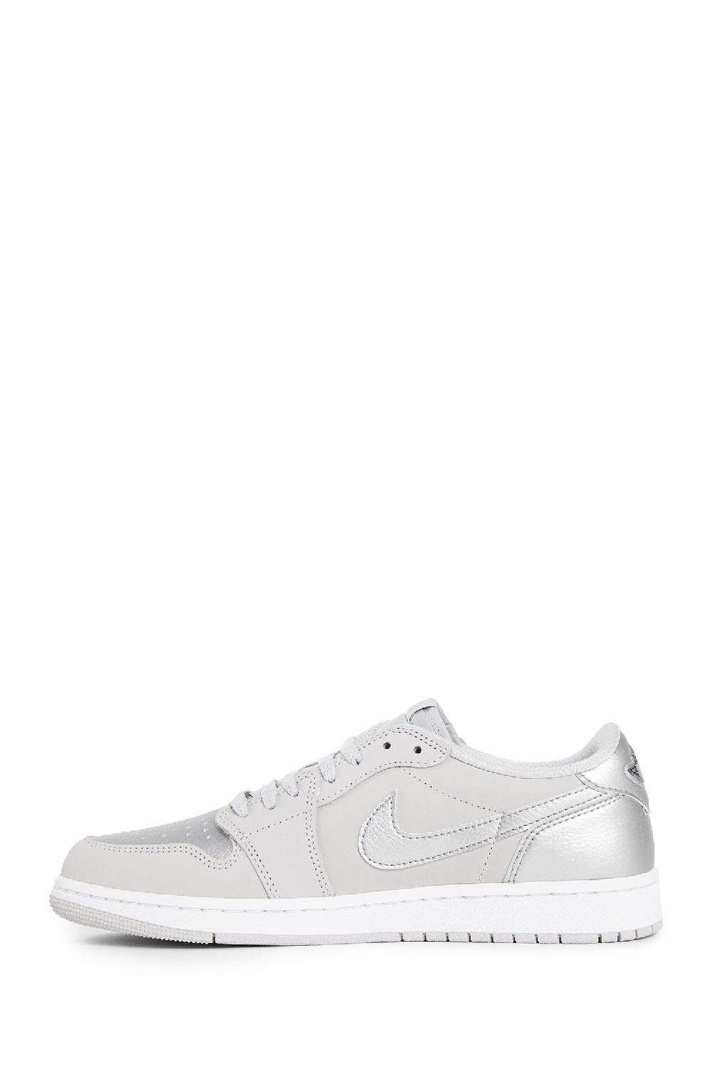 Antonioli NIKE UNISEX SILVER SNEAKERS