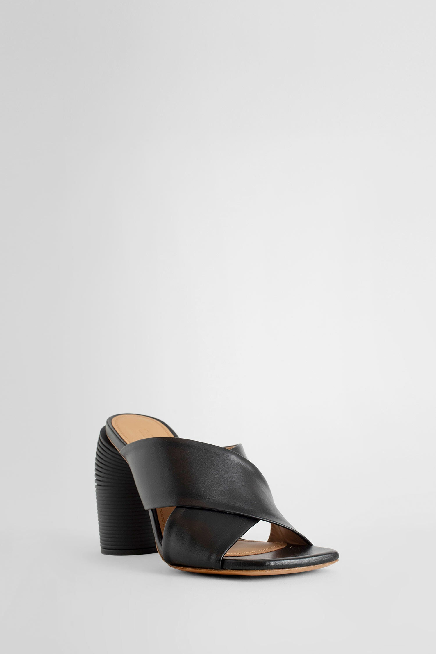 Antonioli OFF-WHITE WOMAN BLACK MULES