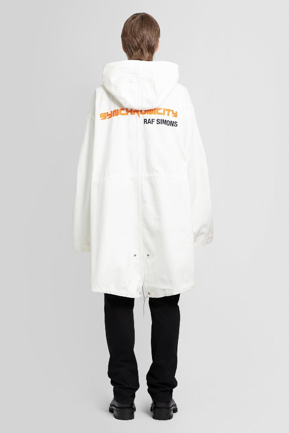 Antonioli RAF SIMONS MAN WHITE COATS