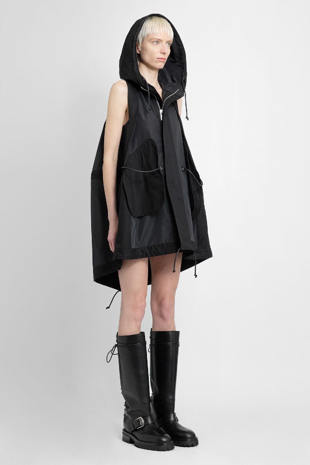Antonioli SACAI WOMAN BLACK VESTS