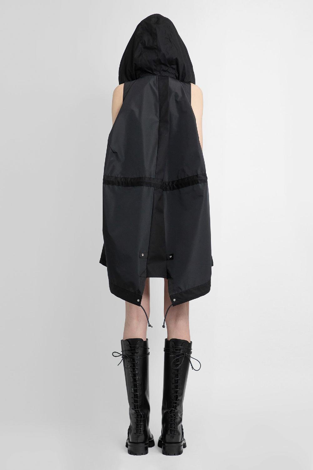 Antonioli SACAI WOMAN BLACK VESTS