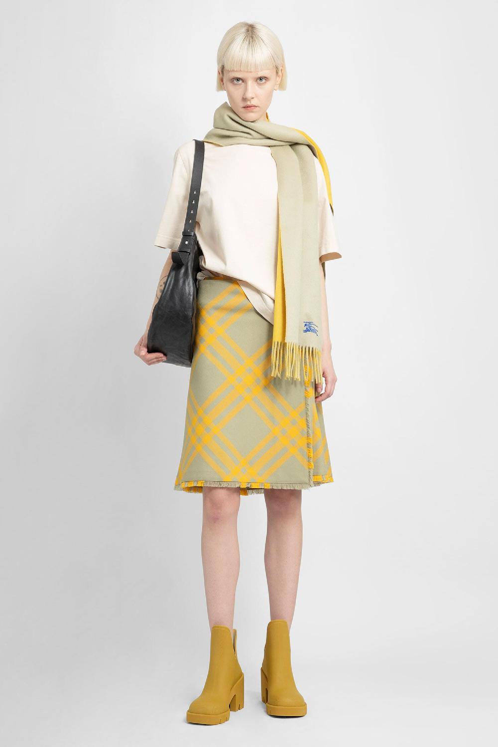 Antonioli BURBERRY WOMAN OFF-WHITE T-SHIRTS & TANK TOPS