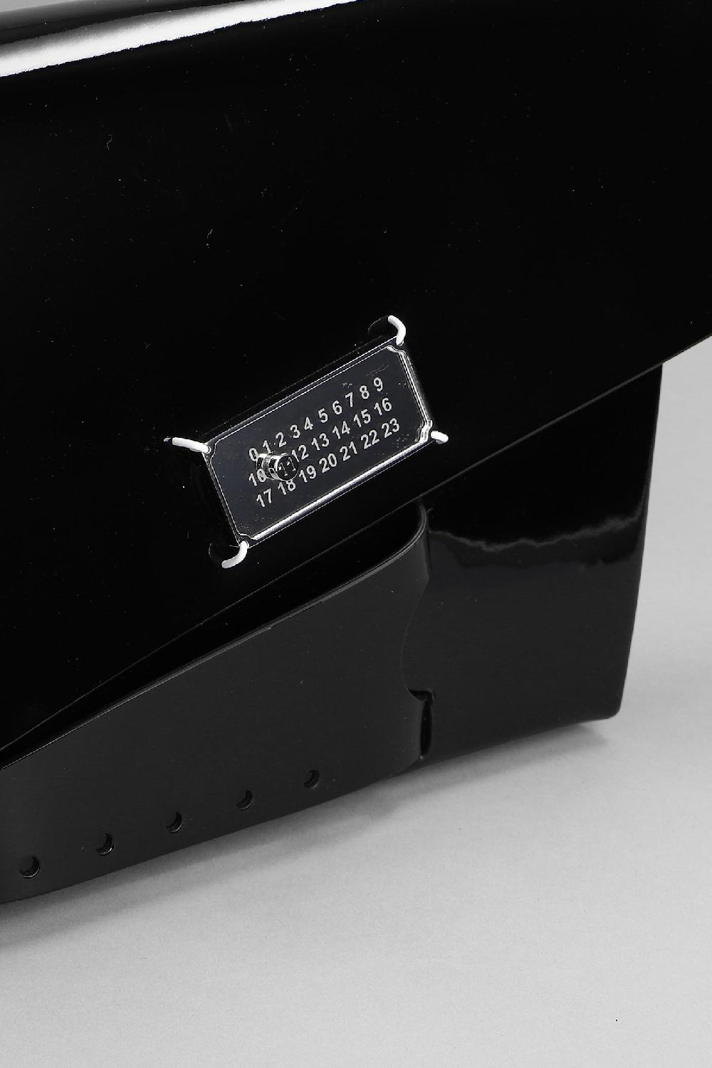 Deliberti Maison Margiela Borsa A Spalla Snatched Big In Vernice Nera Cod. 358263 - Deliberti The Luxury Shopping