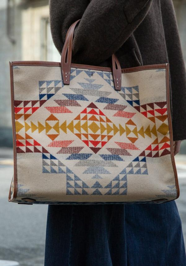 Rose & Lini A VACATION “TANK SHOPPER LARGE” SMITH ROCK BAG