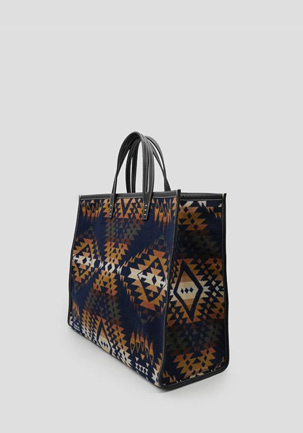 Rose & Lini A VACATION “TANK SHOPPER LARGE” TRAILS NAVY BAG