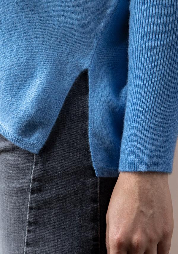 Rose & Lini ABSOLUT CASHMERE “PONCHO CAMILLE” CORNFLOWER