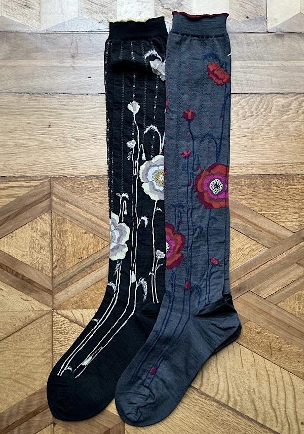 Rose & Lini ANTIPAST WOOL “BOLD BLOOM” AM-795HS LONG SOCKS CHARCOAL