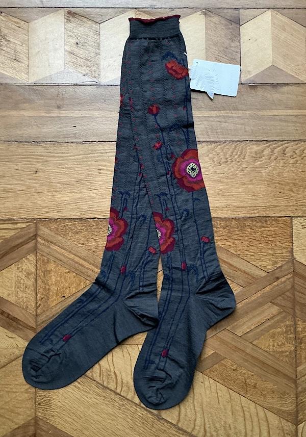 Rose & Lini ANTIPAST WOOL “BOLD BLOOM” AM-795HS LONG SOCKS CHARCOAL