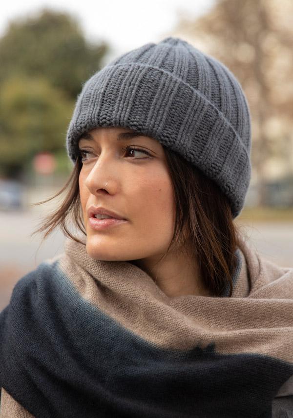 Rose & Lini DANIELAPI CASHMERE “CLASSIC RIB BEANIE” GREY OMBRE