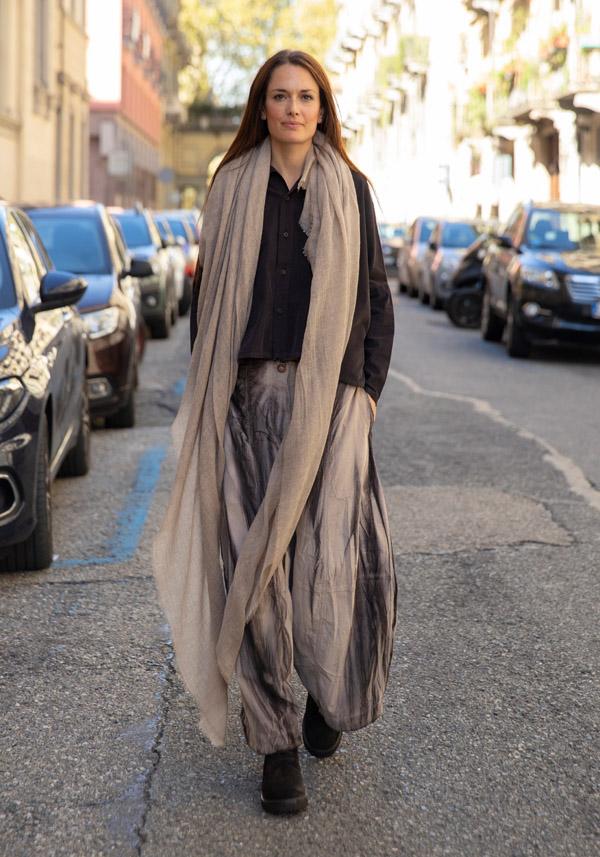 Rose & Lini FALIERO SARTI CASHMERE “SAMUELE” ALMOND SCARF