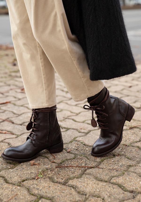 Rose & Lini FAUZIAN JEUNESSE “POLACCO 2771” EBONY LEATHER BOOTS