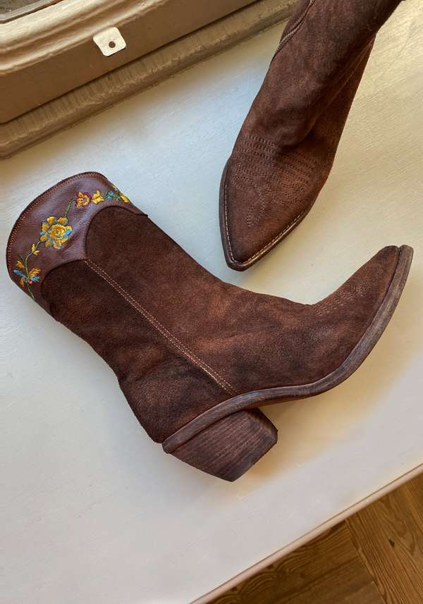 Rose & Lini FAUZIAN JEUNESSE “ROVESCIO” COCCO SUEDE TEXAN ANKLE BOOTS