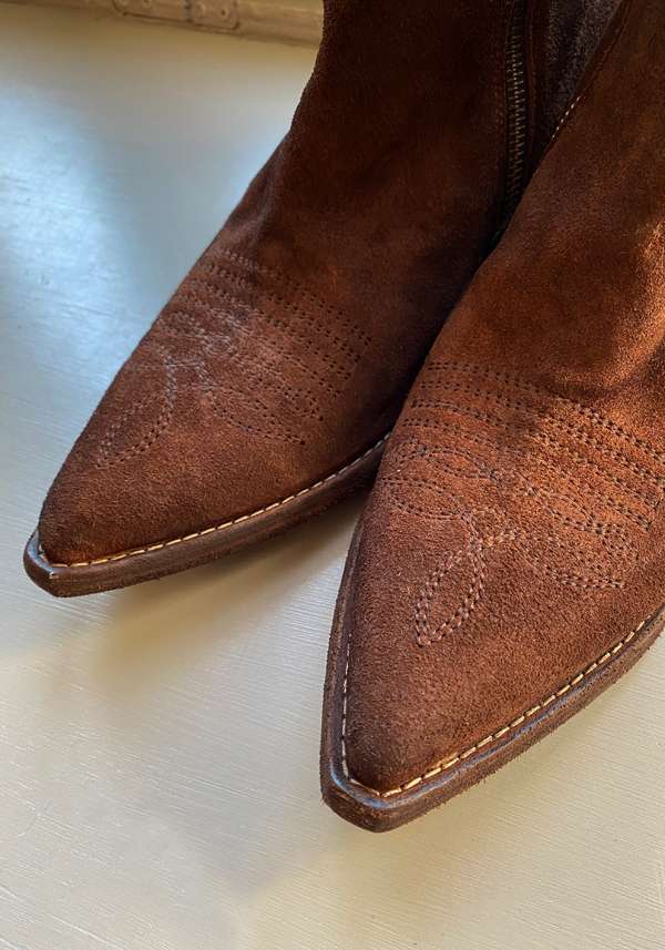 Rose & Lini FAUZIAN JEUNESSE “ROVESCIO” COCCO SUEDE TEXAN ANKLE BOOTS