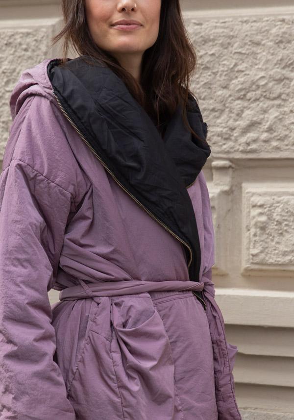 Rose & Lini KIMONORAIN REVERSIBLE “BASIC” JACKET POWDER & BLACK