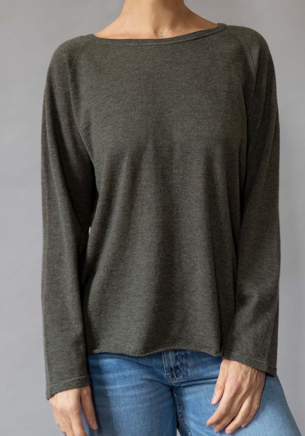 Rose & Lini MAJESTIC CASHMERE “COL BATEAU 457” KAKI SWEATER
