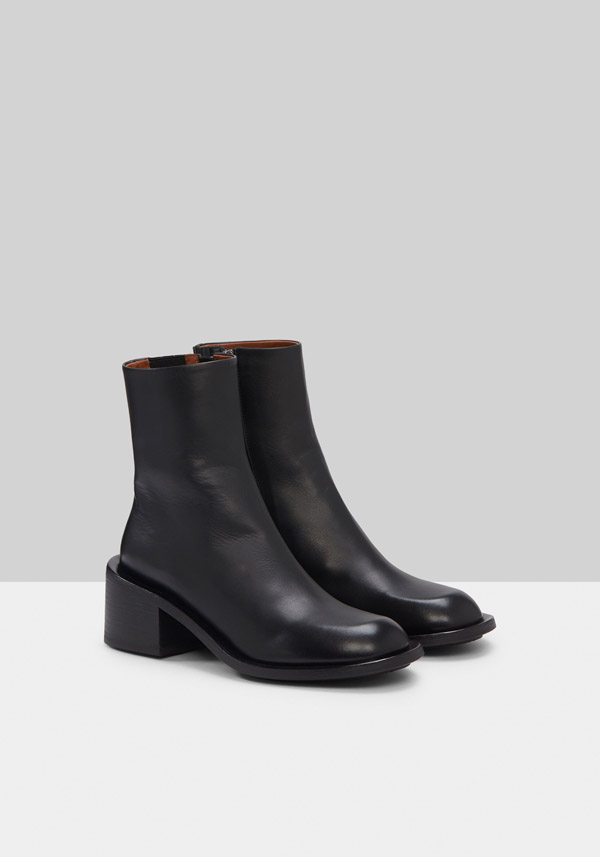 Rose & Lini MARSÈLL “ALLUCINO BEATLE” BLACK LEATHER ANKLE BOOTS