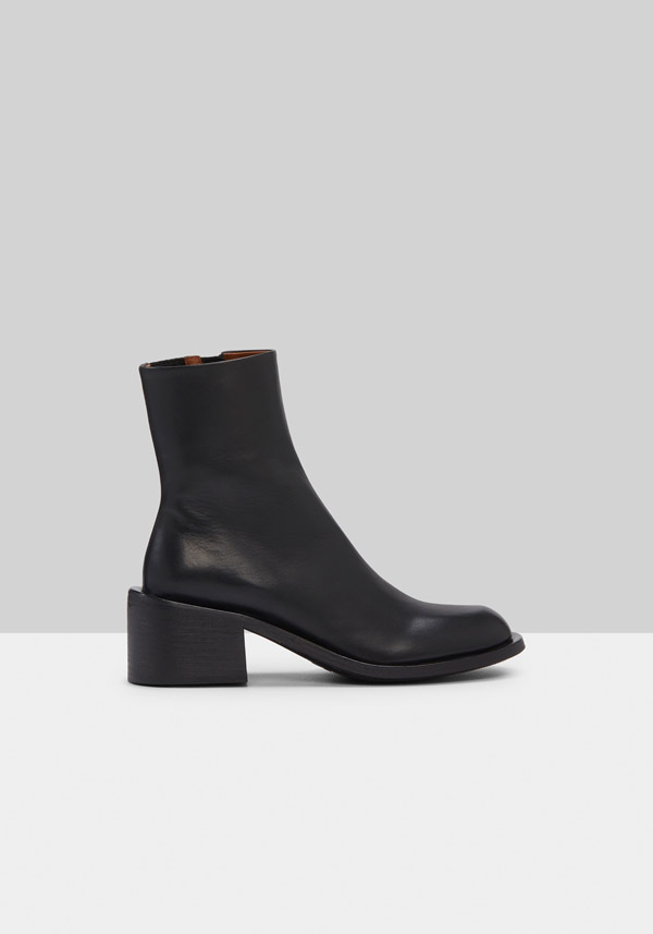 Rose & Lini MARSÈLL “ALLUCINO BEATLE” BLACK LEATHER ANKLE BOOTS