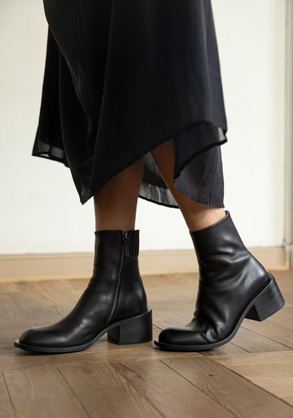 Rose & Lini MARSÈLL “ALLUCINO BEATLE” BLACK LEATHER ANKLE BOOTS