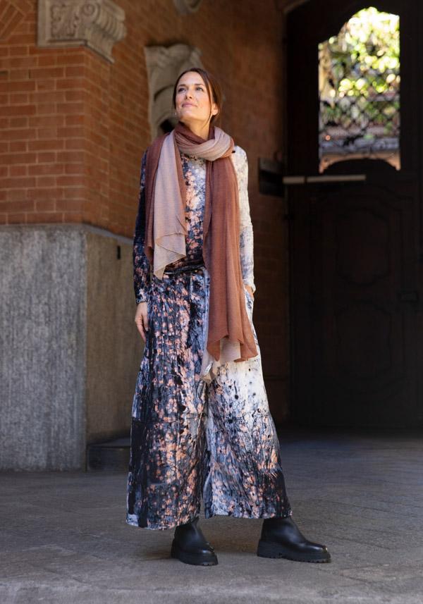 Rose & Lini MIRROR IN THE SKY CASHMERE “CLOUD KNITTED DEGRADEE” BROWN SHAWL