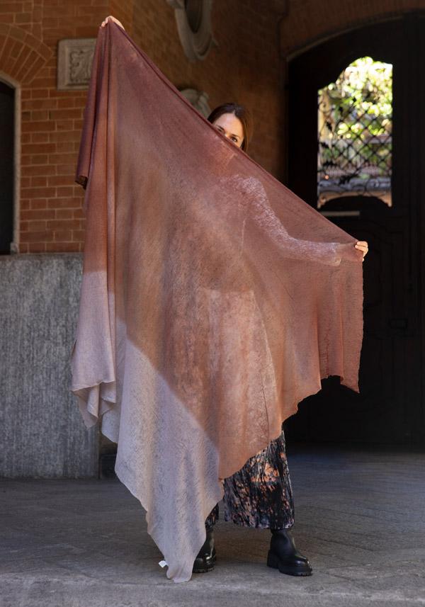 Rose & Lini MIRROR IN THE SKY CASHMERE “CLOUD KNITTED DEGRADEE” BROWN SHAWL