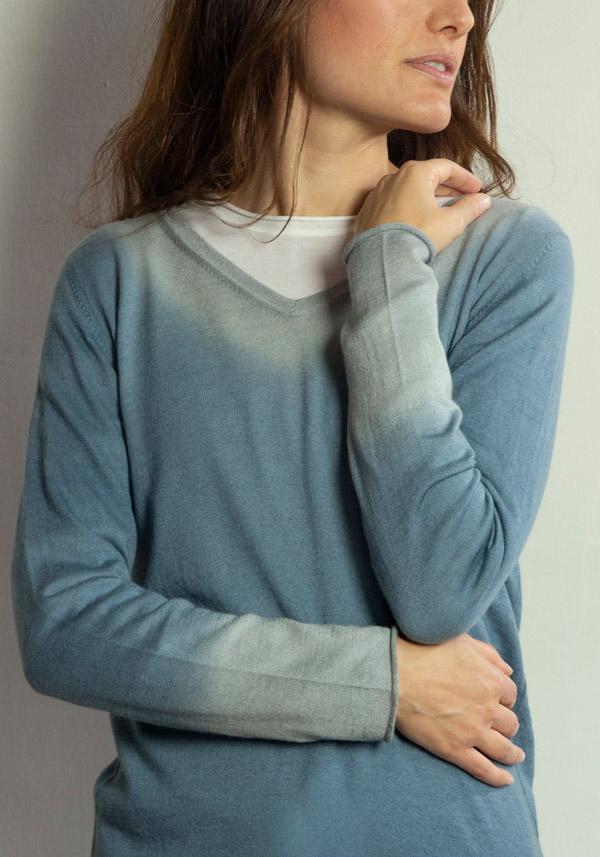 Rose & Lini MIRROR IN THE SKY CASHMERE “INDRA” V-NECK SWEATER STONE & GRANITE