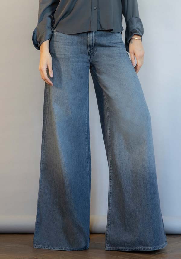 Rose & Lini MOTHER DENIM “THE SWISHER SNEAK” BLACK JEANS