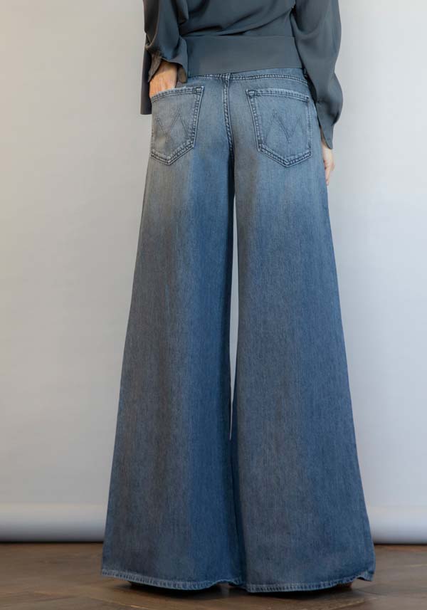 Rose & Lini MOTHER DENIM “THE SWISHER SNEAK” BLACK JEANS