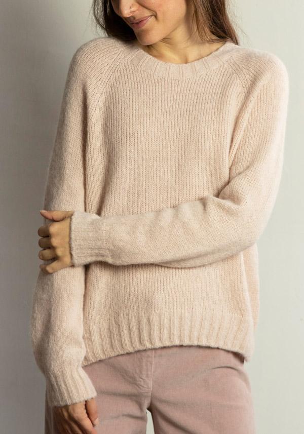 Rose & Lini OLIVER LATTUGHI BABY ALPACA “R-NECK” CHAMPAGNE PULL