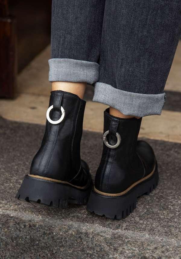 Rose & Lini ROCCO P. “TRONCHETTO 15630” BLACK LEATHER ANKLE BOOTS