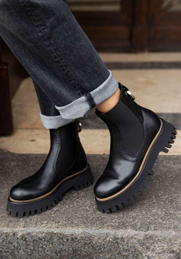 Rose & Lini ROCCO P. “TRONCHETTO 15630” BLACK LEATHER ANKLE BOOTS