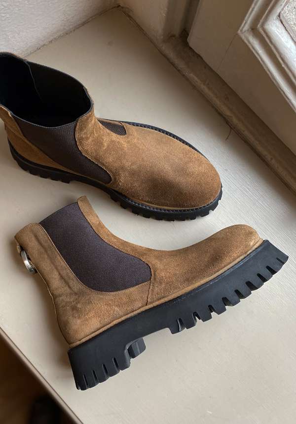 Rose & Lini ROCCO P. “TRONCHETTO 15630” SUEDE CARAMEL ANKLE BOOTS