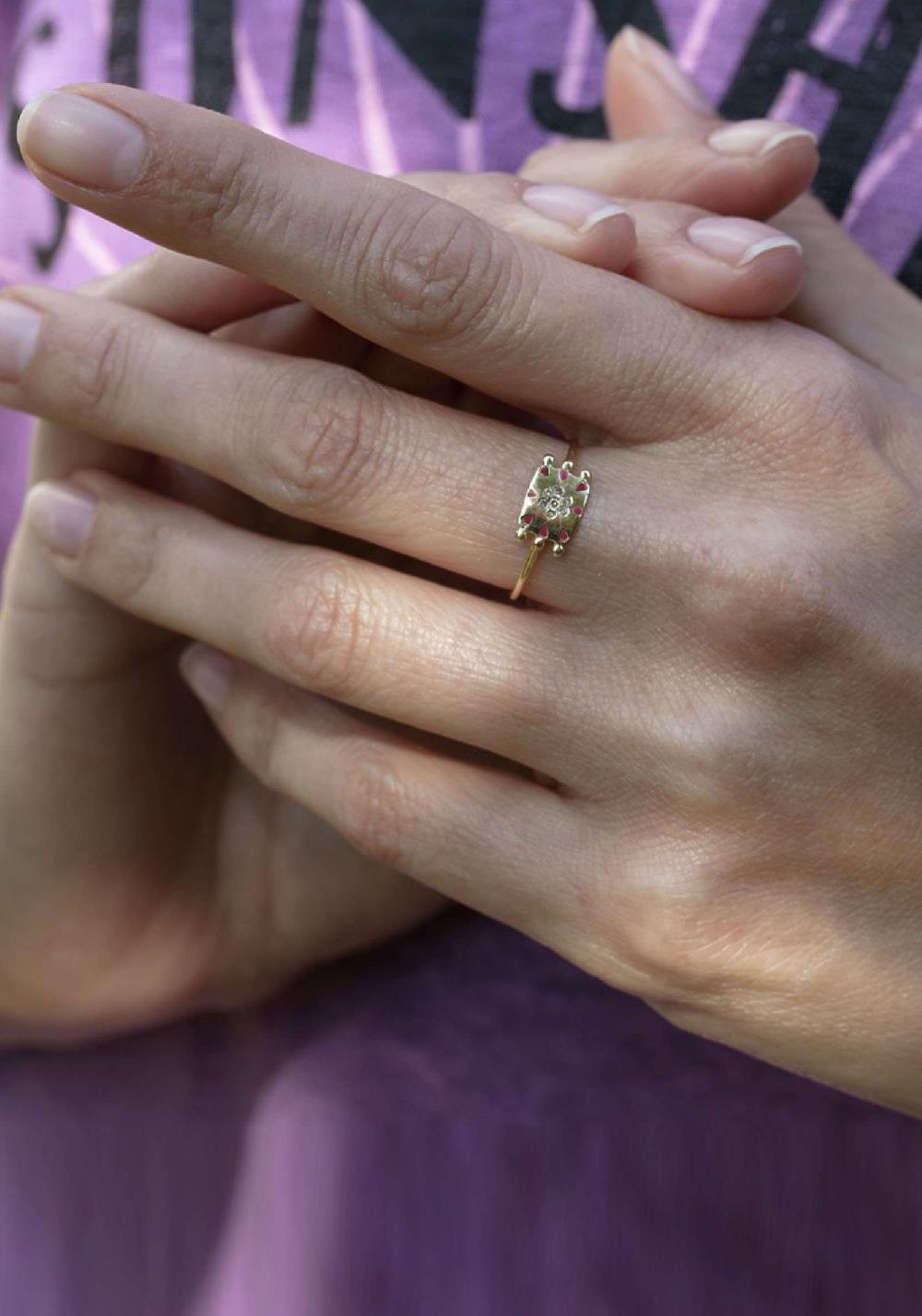 Rose & Lini 5 OCTOBRE “EMA” DIAMOND & ENAMEL GOLD RING