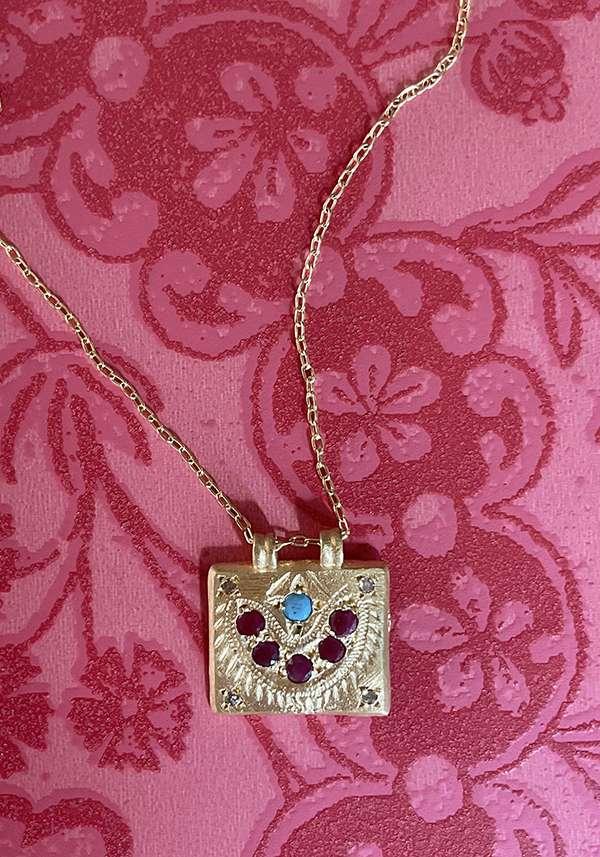 Rose & Lini 5 OCTOBRE “GAIA T.” GOLD MEDAL NECKLACE