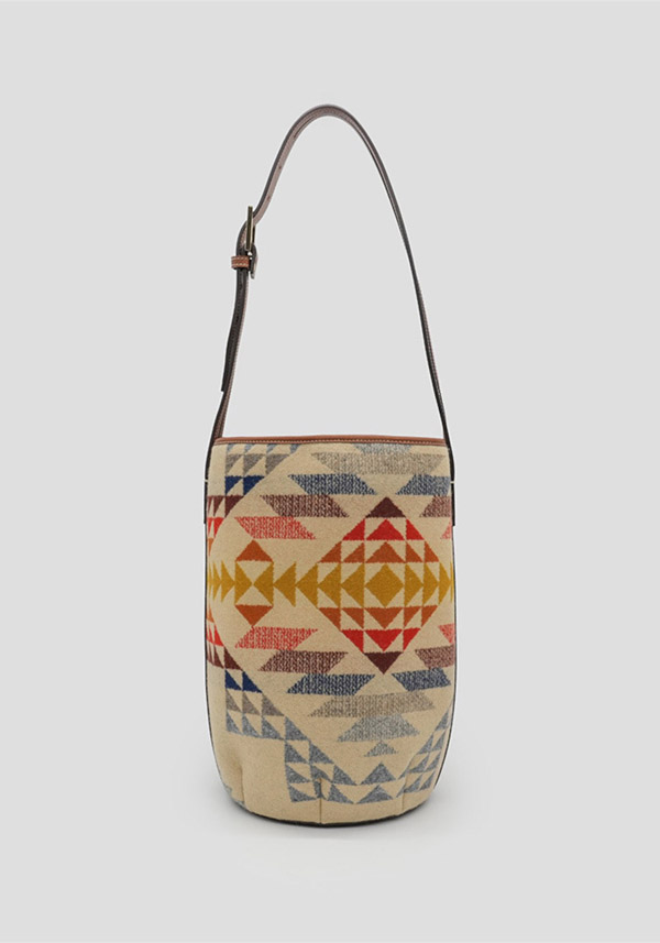 Rose & Lini A VACATION “MARCHE” SMITH ROCK BUCKET BAG