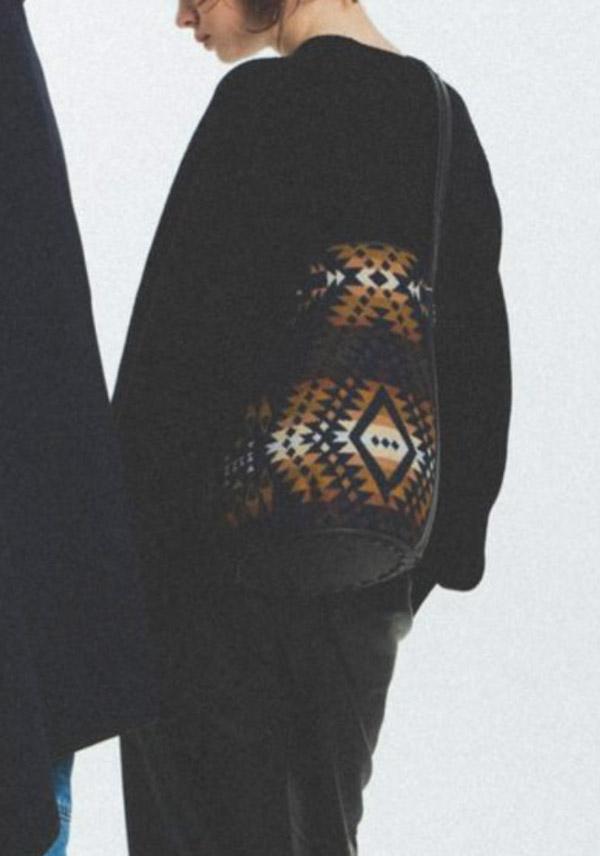 Rose & Lini A VACATION “MARCHE” TRAILS NAVY BUCKET BAG