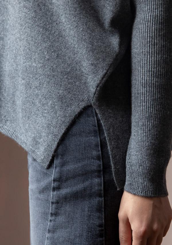 Rose & Lini ABSOLUT CASHMERE “PONCHO ASTRID” DARK GREY