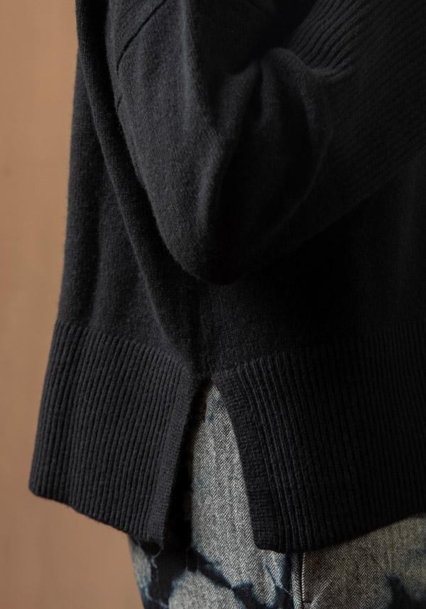 Rose & Lini BE YOU CASHMERE “TURTLE NECK” BLACK KNIT