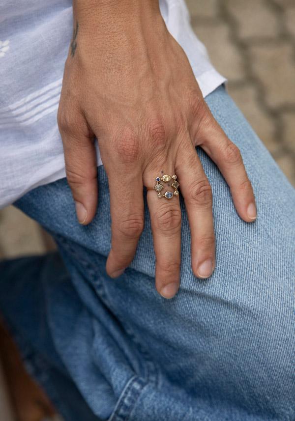 Rose & Lini DORETTE BLUE “BAGUE COURONNÉE” GOLD RING
