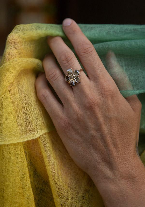 Rose & Lini DORETTE DIAMONDS “BAGUE FLEUR” GOLD RING