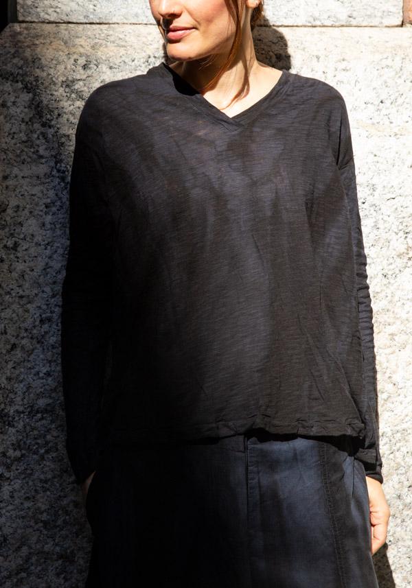 Rose & Lini GILDA MIDANI “V TRAP TOP” BLACK