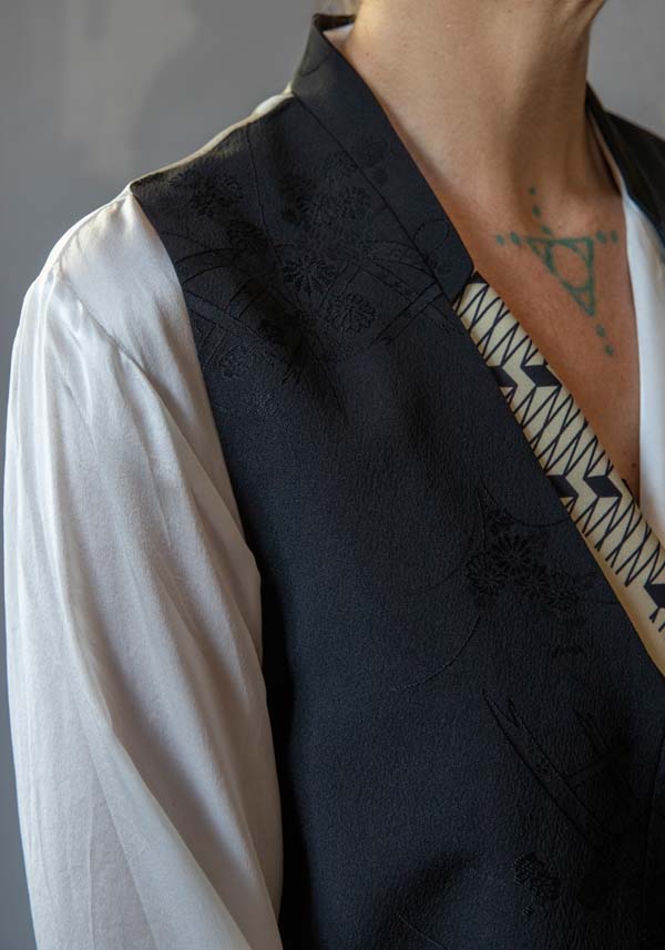 Rose & Lini IBRIGU SILK “GILET 011K” BLACK & WHITE